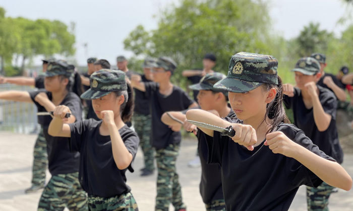 淄博軍事夏令營費用