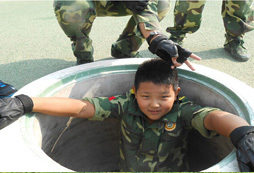 山東軍事夏令營(yíng)給孩子成長(zhǎng)的機(jī)會(huì)