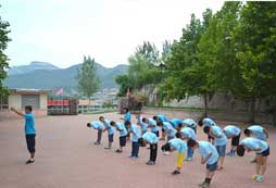 兒童成長過程中經(jīng)歷的重要任務(wù)是？