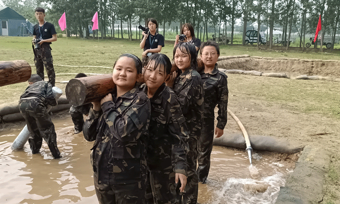 上海7天軍事夏令營.gif