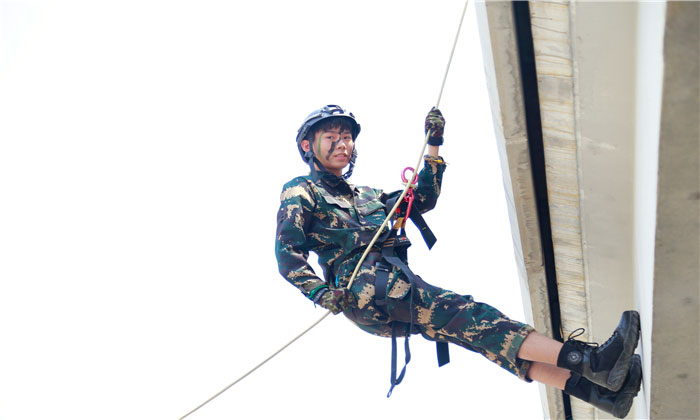 上海軍事夏令營(yíng)費(fèi)用.jpg