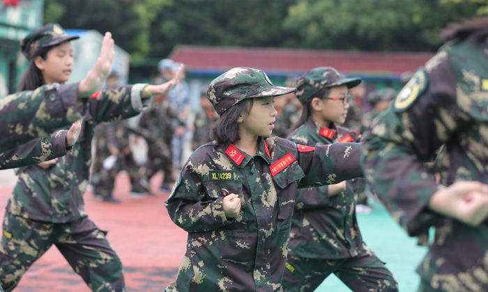 上海軍訓(xùn)夏令營哪家比較專業(yè)