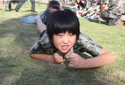 上海軍訓夏令營幫助孩子改變生活心態(tài)