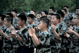 分析夏令營(yíng)的軍事拓展訓(xùn)練與軍事游戲活動(dòng)