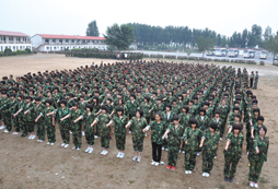 山西軍事夏令營(yíng)告誡家長(zhǎng)對(duì)待孩子要寬松靈活