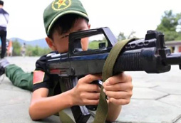  野外生存挑戰(zhàn)開始就在山西軍事夏令營(yíng)