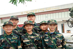 山西青少年軍事夏令營培養(yǎng)孩子的自主能力