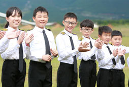 參加臨汾市暑期軍事夏令營激發(fā)孩子改變和成長