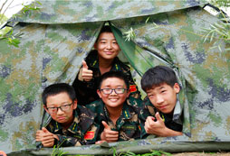 參加山西中學(xué)生軍事夏令營讓孩子勇敢的面對挫折