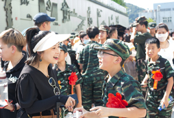 接軍人回家