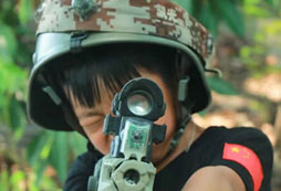 小學(xué)生參加寧海附近的軍事夏令營有什么效果？