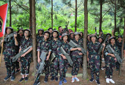 邵陽軍事夏令營培養(yǎng)孩子的團隊精神