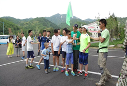 野外生存夏令營讓青少年健康成長