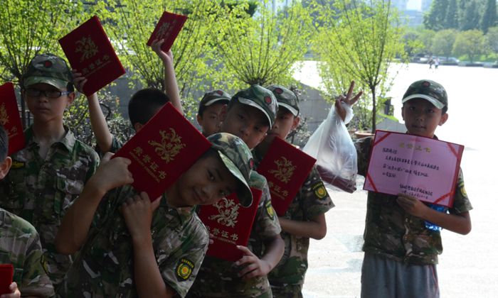 參加野外生存夏令營的條件是什么.jpg