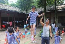 生存夏令營營地周圍情況怎么樣？會不會有安全隱患？