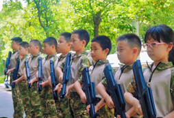 國內(nèi)哪里的生存夏令營好