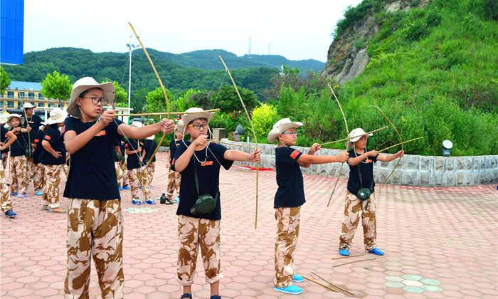 青少年生存夏令營(yíng)哪里有