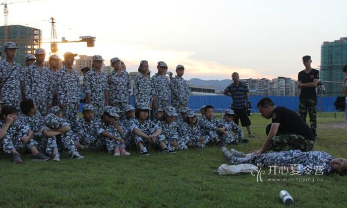 深圳軍事夏令營(yíng).jpg
