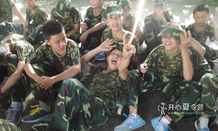 深圳軍事夏令營.jpg