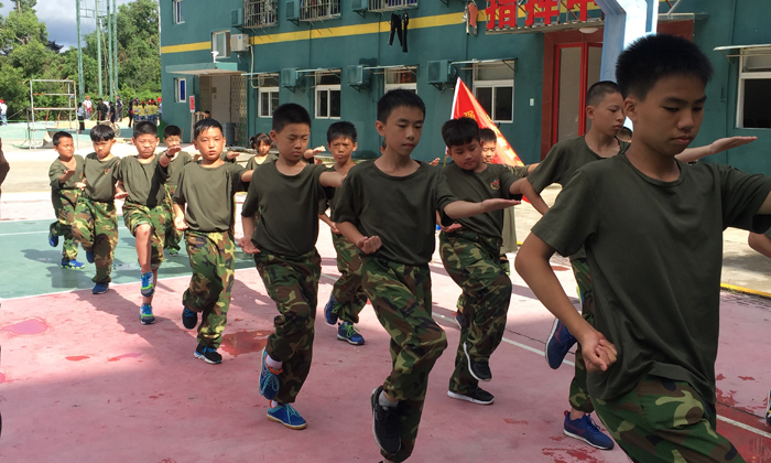 深圳軍事夏令營(yíng)機(jī)構(gòu)