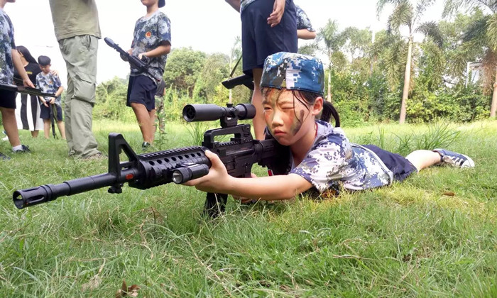 深圳軍事夏令營(yíng)
