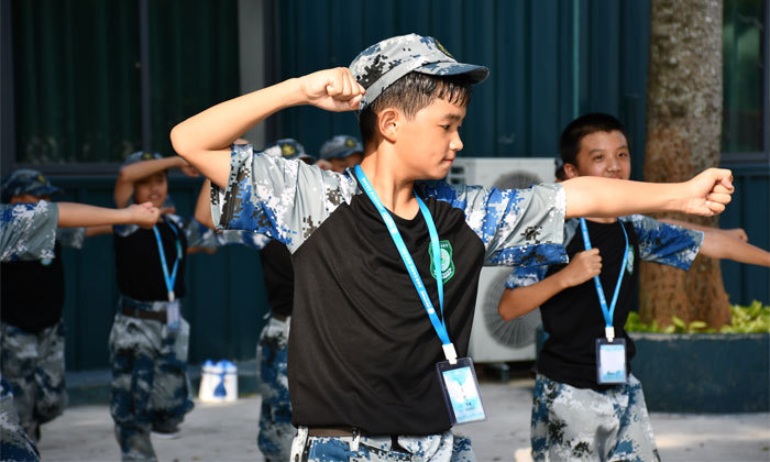 深圳少兒軍事夏令營價格
