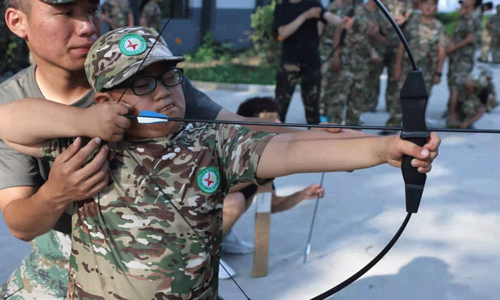 深圳市有哪些軍事化夏令營(yíng)