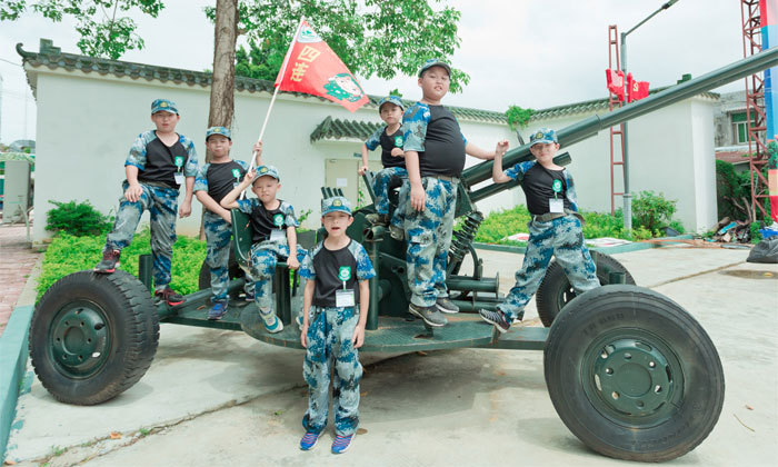 深圳軍事夏令營(yíng)