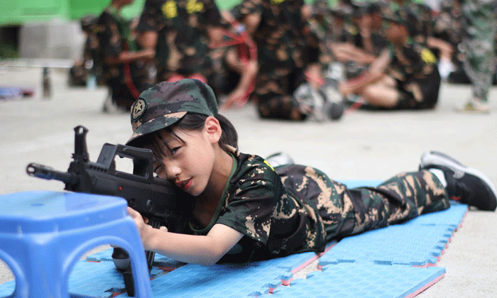 深圳市有哪些軍事化夏令營(yíng)