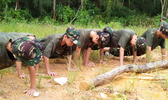 深圳青少年軍事夏令營幫助孩子樹立正確的人生觀.jpg