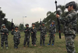 參加深圳軍訓(xùn)夏令營鍛煉提高自己