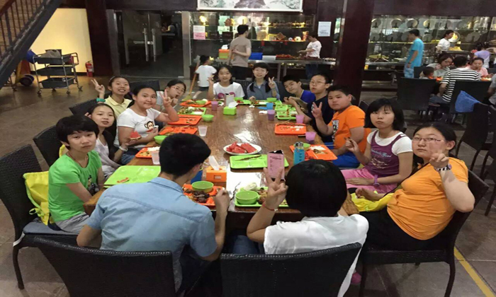 深圳青少年夏令營陪你的孩子度過青春期