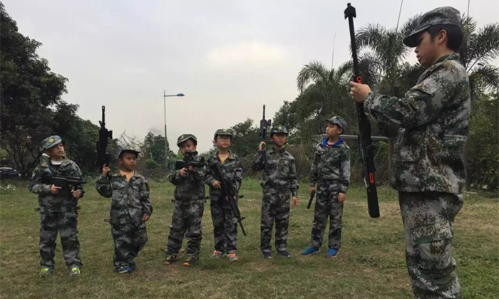 深圳軍訓(xùn)夏令營