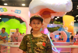 深圳青少年軍事夏令營磨煉青少年的意志力