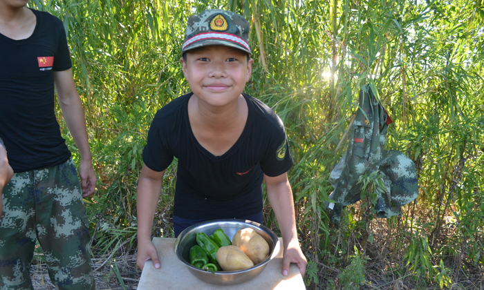 深圳青少年軍事訓(xùn)練營增強(qiáng)孩子生活自理能力