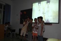  深圳青少年軍事營教會(huì)孩子學(xué)會(huì)感恩