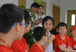 深圳兒童英語夏令營分享有利于幼兒學外語的方法
