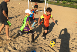 參加深圳青少年夏令營享受足球的無限樂趣