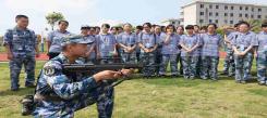 暑期軍事夏令營
