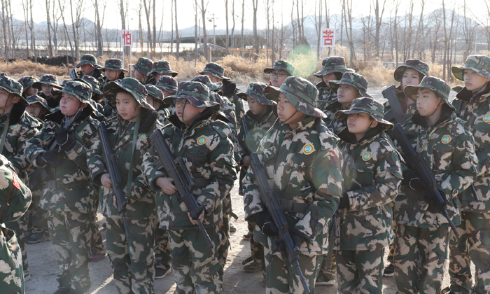 孩子暑假軍事化訓(xùn)練營(yíng)