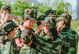 參加2024貴陽(yáng)中學(xué)生吃苦夏令營(yíng)體驗(yàn)生活!