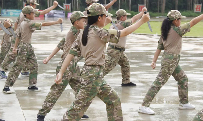 四川軍事夏令營費(fèi)用