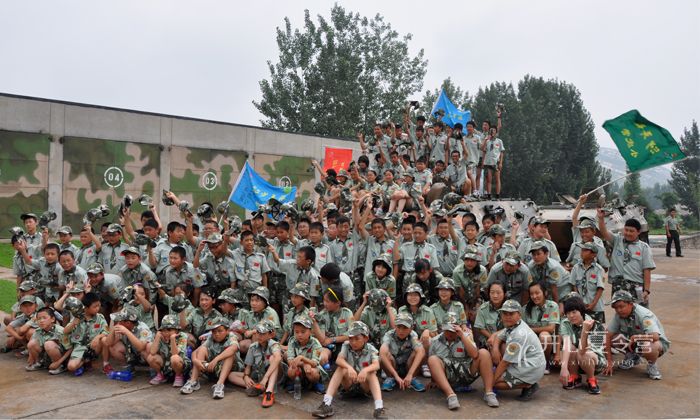 我們?cè)谥袊?guó)少年軍旅