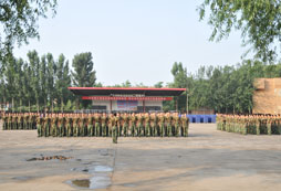 給我一班學(xué)生，交給一隊準(zhǔn)軍人