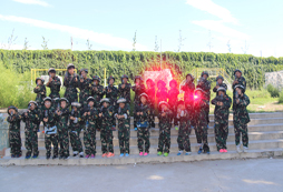 參加少年軍旅夏令營體驗趣味軍營生活