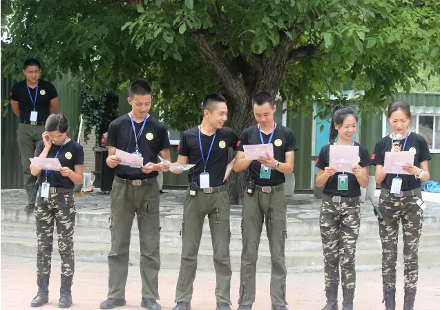 參加上海航天軍事訓(xùn)練營(yíng)教孩子學(xué)會(huì)堅(jiān)持
