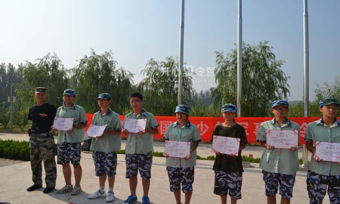 中國(guó)青少年軍事夏令營(yíng)的拓展活動(dòng)