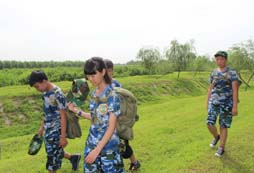 青少年軍事營(yíng)的軍訓(xùn)感悟頗多