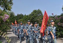 預(yù)備役軍事夏令營發(fā)掘孩子潛能讓孩子有所收獲