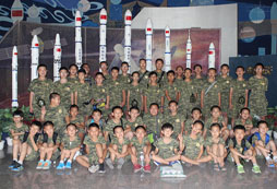 通過青少年航天軍事夏令營塑造孩子的堅(jiān)強(qiáng)人格